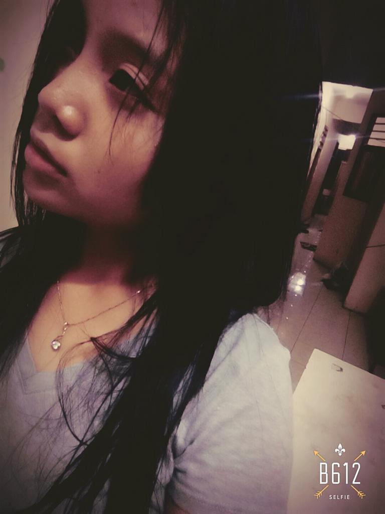 sereeeemnya kostku.. hihihihihiiiiiii..