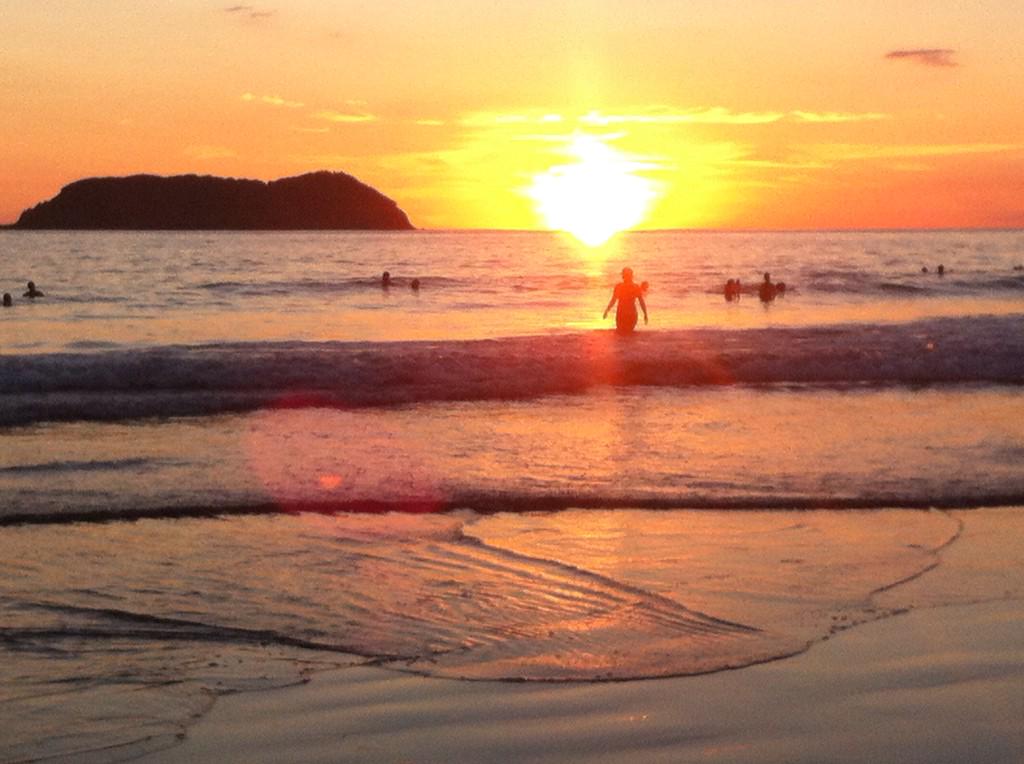 costarininos15's tweet photo. Coucher du soleil pacifique... http://t.co/Zld3aYsVCl
