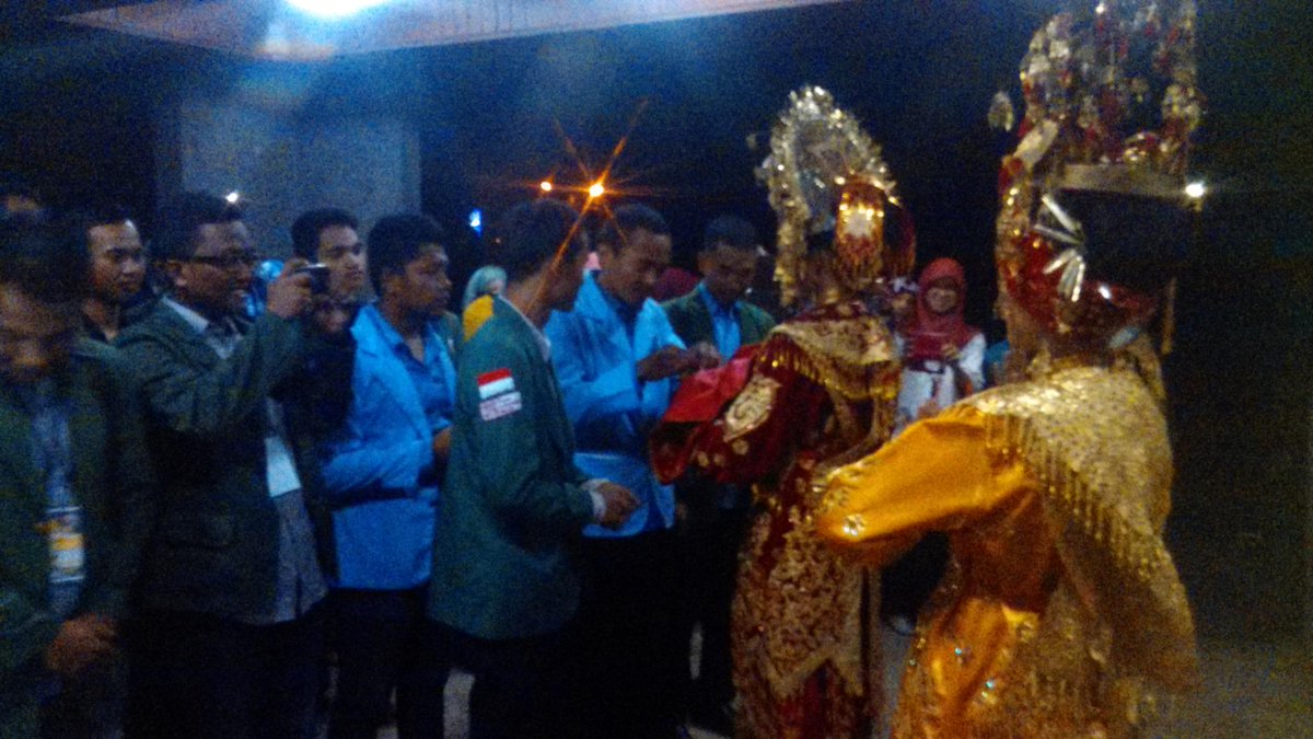 InfoUnand's tweet photo. Welcoming Party #LKMMTM se-Indonesia di gedung PKM Unand http://t.co/8CgpJ0tMGx