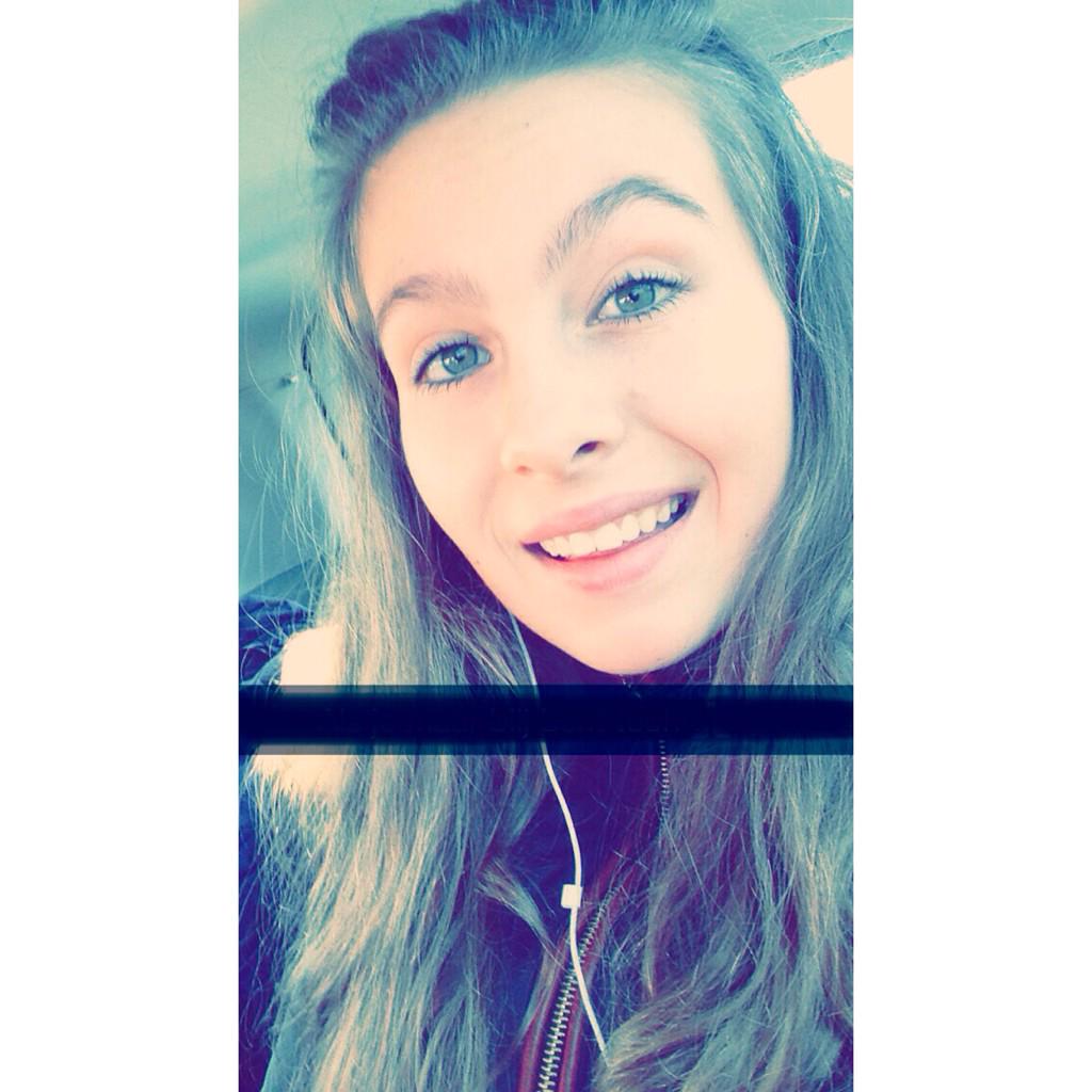 maniac_lois's tweet photo. @OwenPlayfair  #selfieforowen http://t.co/mlHqTbcrMi