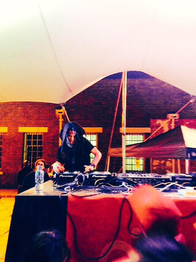 Mlungu2Gweilo's tweet image. But this dude was on fire last night!! @niskerone #sub_urban