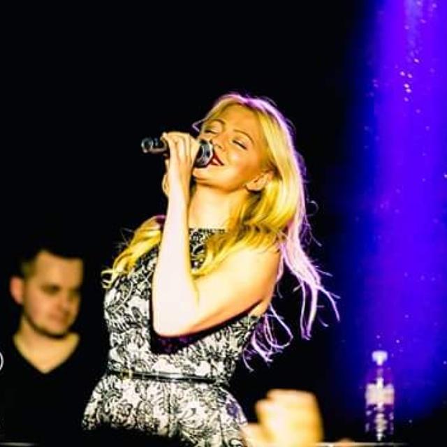 LidijaLuna's tweet photo. Last night ! #grupaluna http://t.co/kjW1YfszNa