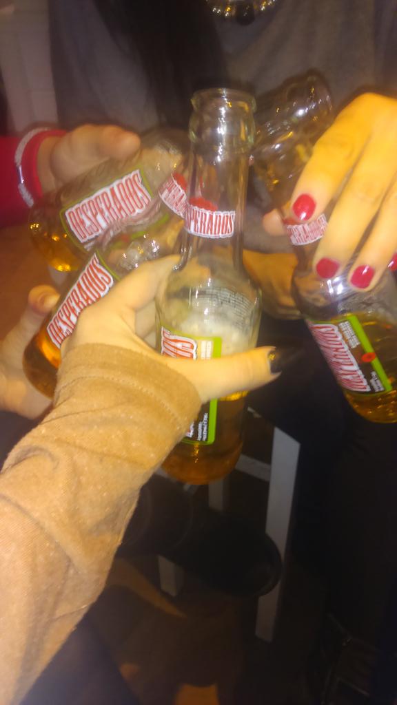 sandrimarsan's tweet photo. Latineando un poquito @IreneAcGa @TirsaToledo @MariaGomezGo http://t.co/8ftlbFxx5p