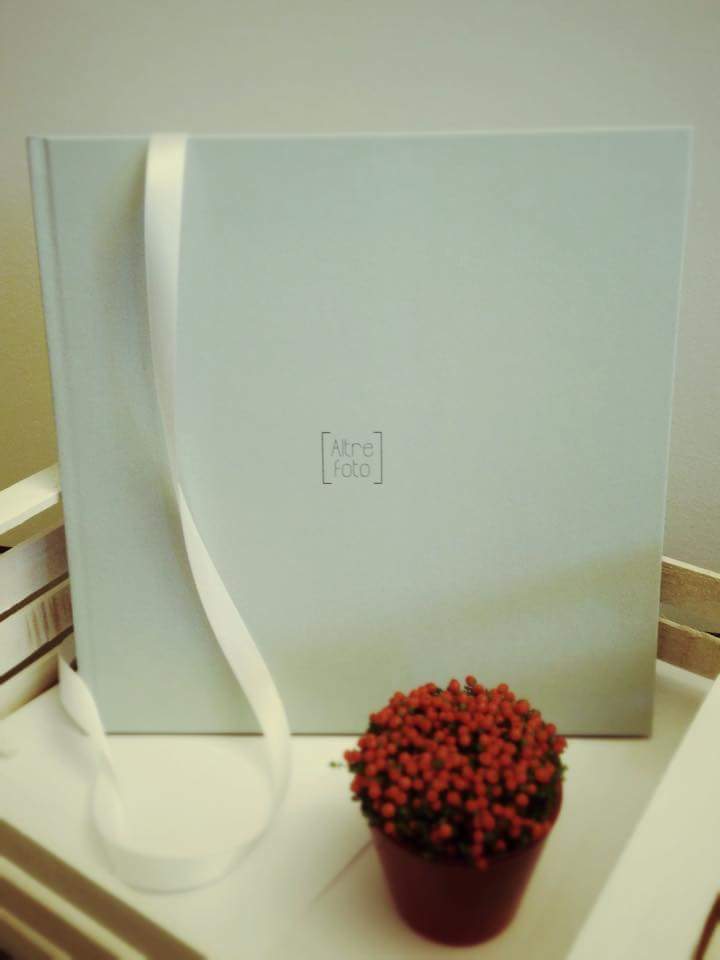 Altrefoto's tweet image. È arrivato l'album di Altrefoto!!