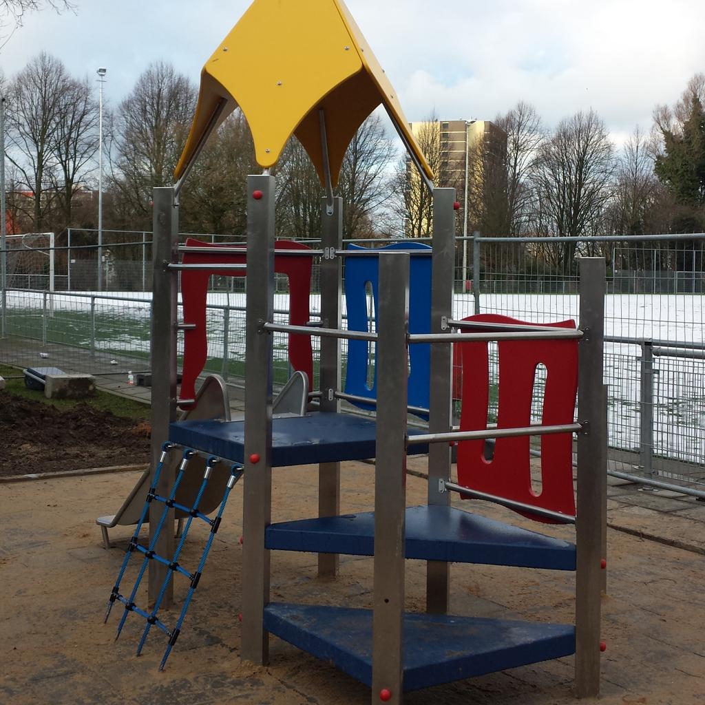 svdeMeteoor's tweet photo. Speeltuin is bijna klaar. http://t.co/o4m3c8OuOZ