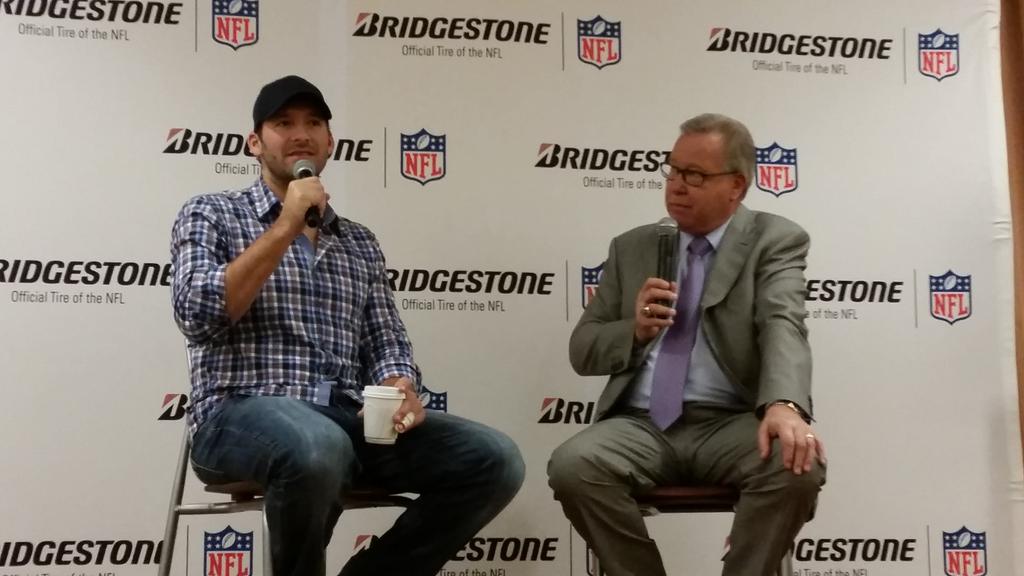 kttrombley74's tweet photo. Chalk Talk #BridgestoneSBXLIX http://t.co/RRdUEciOzA