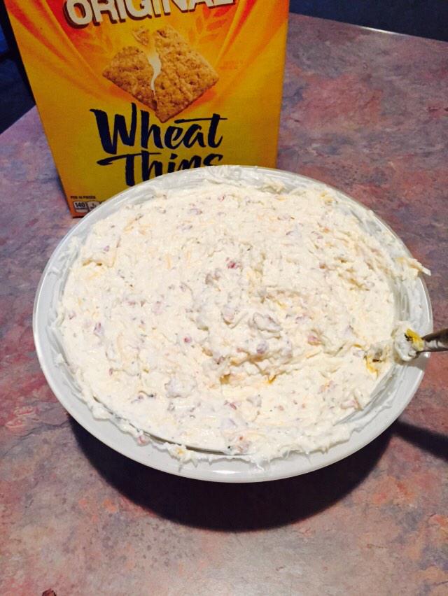 AngieBentley1's tweet photo. @jaredstephens10 and @JCRobin12 Dip is Ready! #bestdipever http://t.co/gpUu527htd