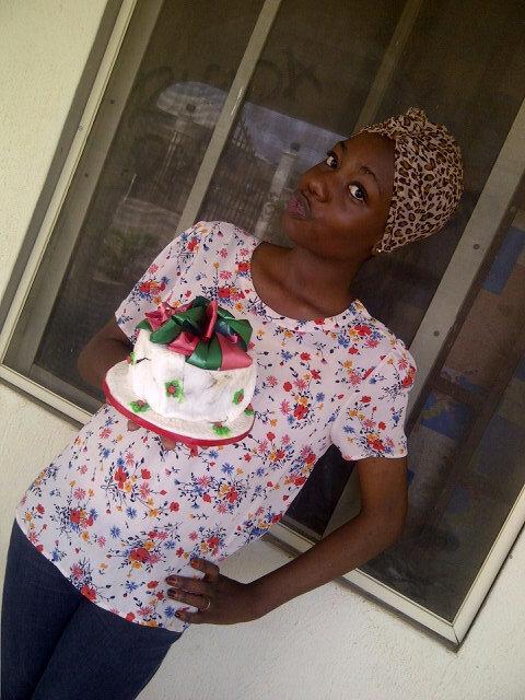 LafindaDauda's tweet photo. "@lafinda:new month cake http://t.co/y36euLiHdh
