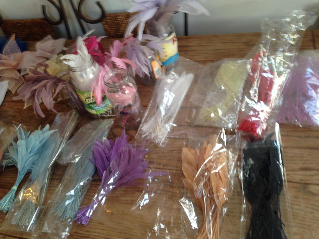 03Lesley's tweet photo. Preparing for a busy week ahead! #fasinators #bespokefascinators #ljdesigns http://t.co/EbD26VEqTS