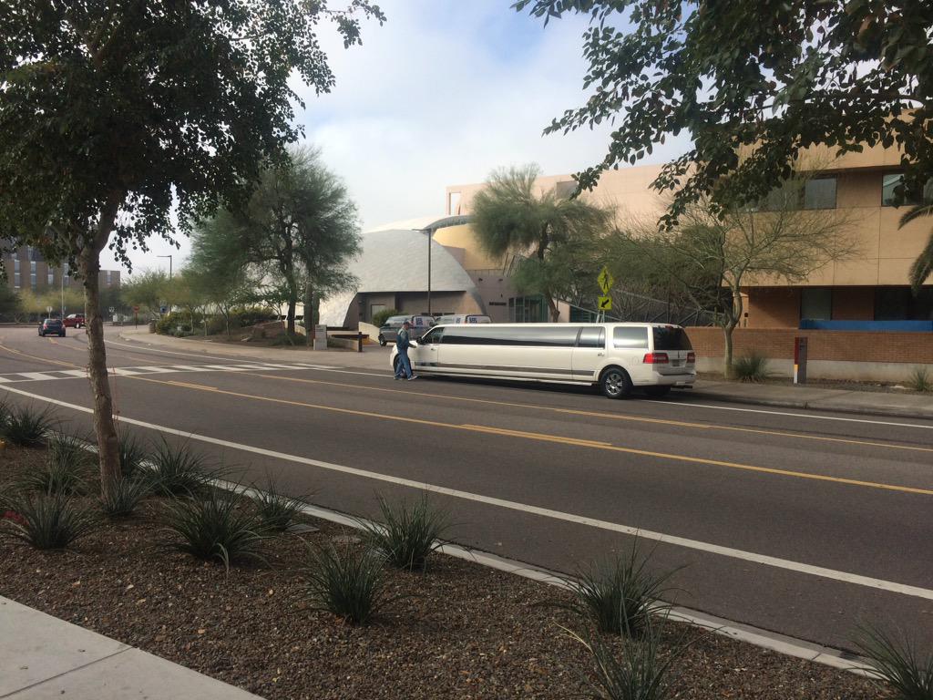 Justinmac1994's tweet photo. “@MGriego12news BrandleFlakes: Mysterious white limmo outside of hassy. @jimmyfallon is that you?!? @ASU #ASUTonight http://t.co/N7FRGeUTEs”