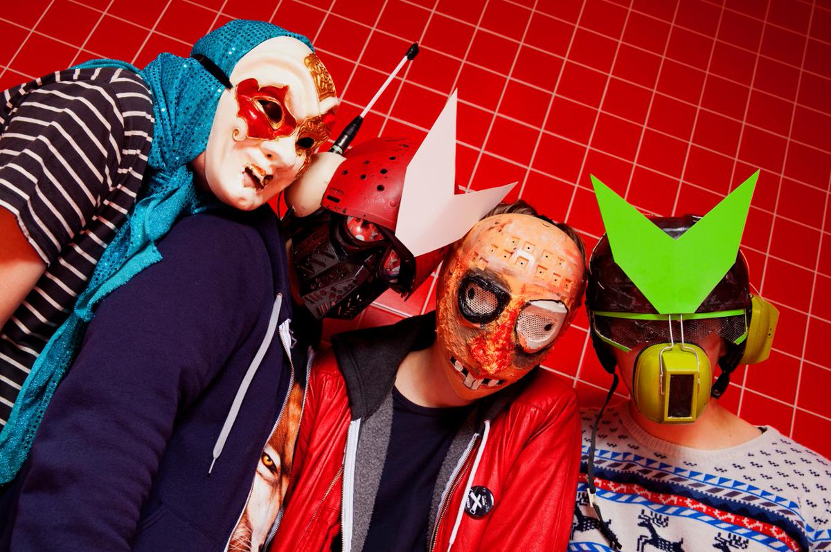 The Bondage Fairies have landed! They will enchant you later <a href="/Hirscheneck/">Hirscheneck</a>
w/ The Tlark &amp;Klangfieber.
<a href="/bondagefairies/">Bondage Fairies</a>