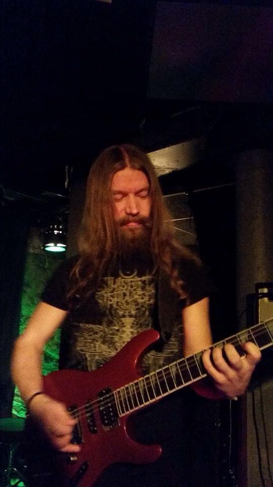 ashes_and_rain's tweet photo. ashes in action! http://t.co/KZVvDp24sR
