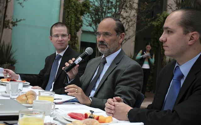 En riesgo estabilidad financiera alcanzada por los gobiernos panistas: <a href="/GustavoMadero/">Gustavo Madero</a> pan.org.mx/blog/2015/02/0…