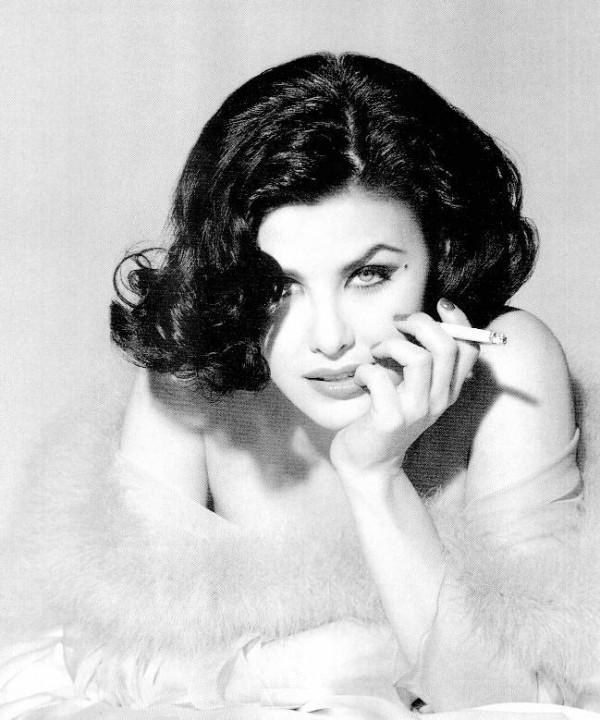 Happy birthday to the beautiful Sherilyn Fenn, I\ll always love her. 