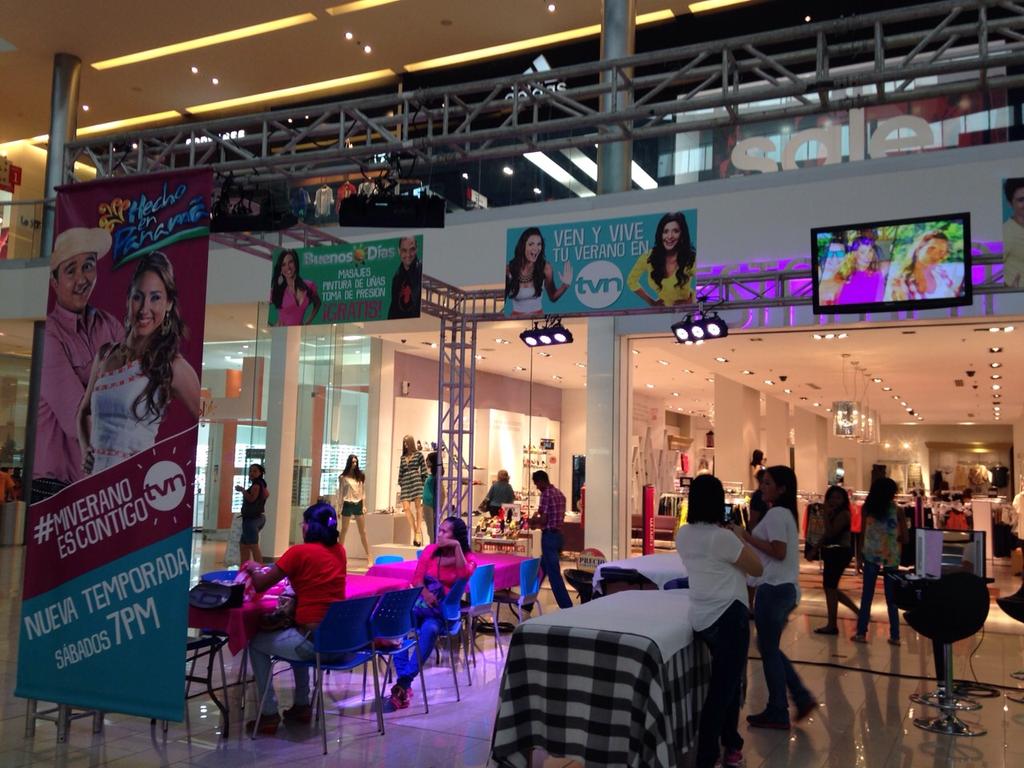 ¡Ven a <a href="/Metromallpty/">Metromall</a>; podrás, jugar con los chicos de @ATodoONadaTVN tomarte fotos, masajes gratis y mucho más.