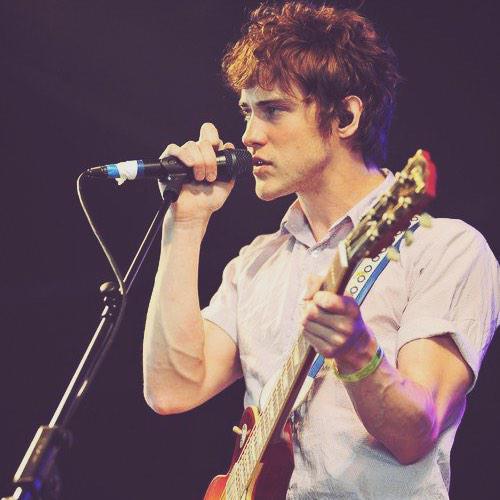 Happy bday to my fashion Icon, favorite singer, and forever inspiration... Andrew VanWyngarden! Love you! 