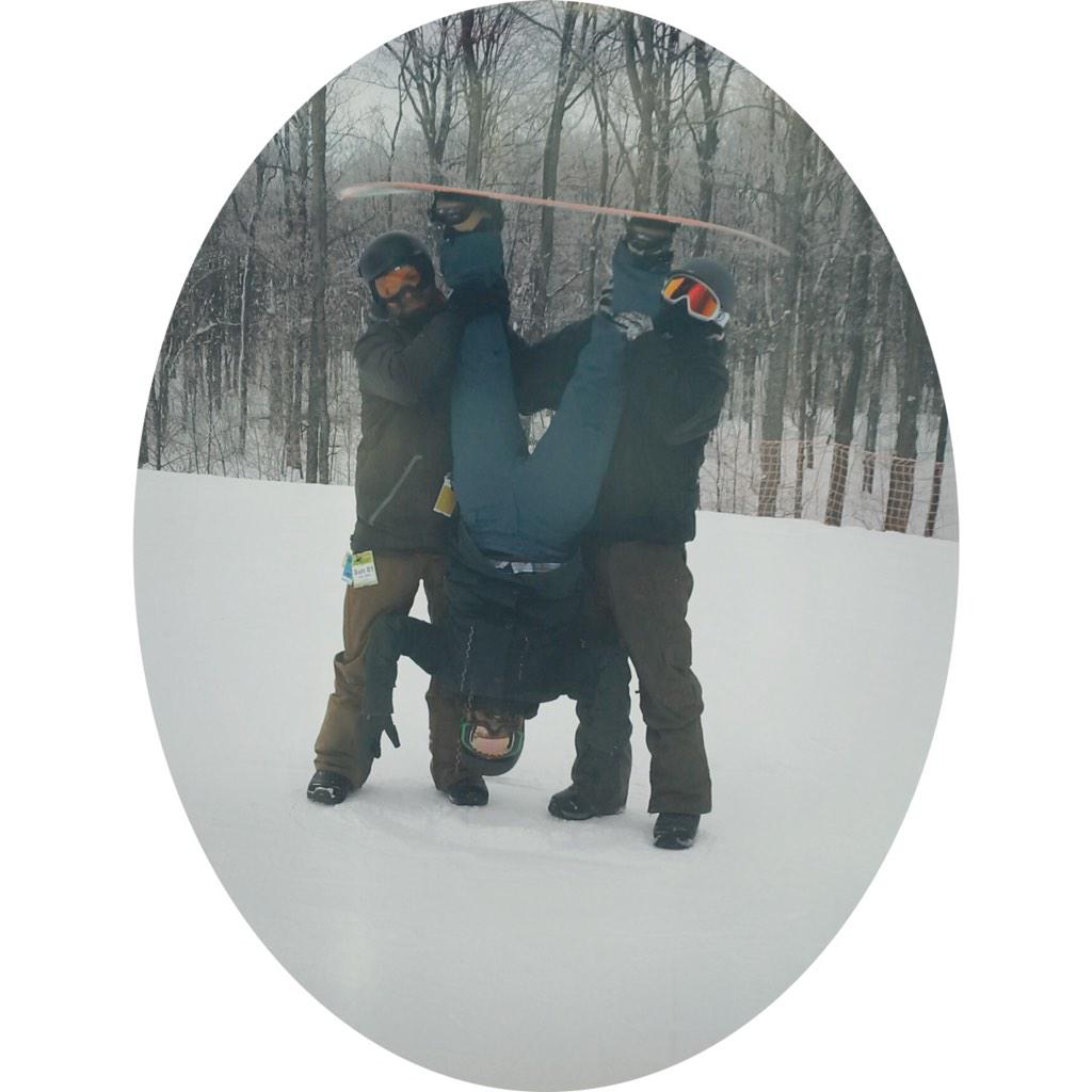 natural_collect's tweet photo. Homie shred day today! Blew off some steam and made more future plans. π #snowboard #crewride #getoutside #snow http://t.co/7GrIX8kHPP