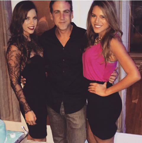 Samy_WillyVzla's tweet photo. @ximenaduque celebrando su cumpleaños con familiares y amigos. @PonceCarlos1 @MariaCeciE #XimenaDuqueBDay 🎂🎉🎁🎊🎈 http://t.co/AF6FaSjVKJ