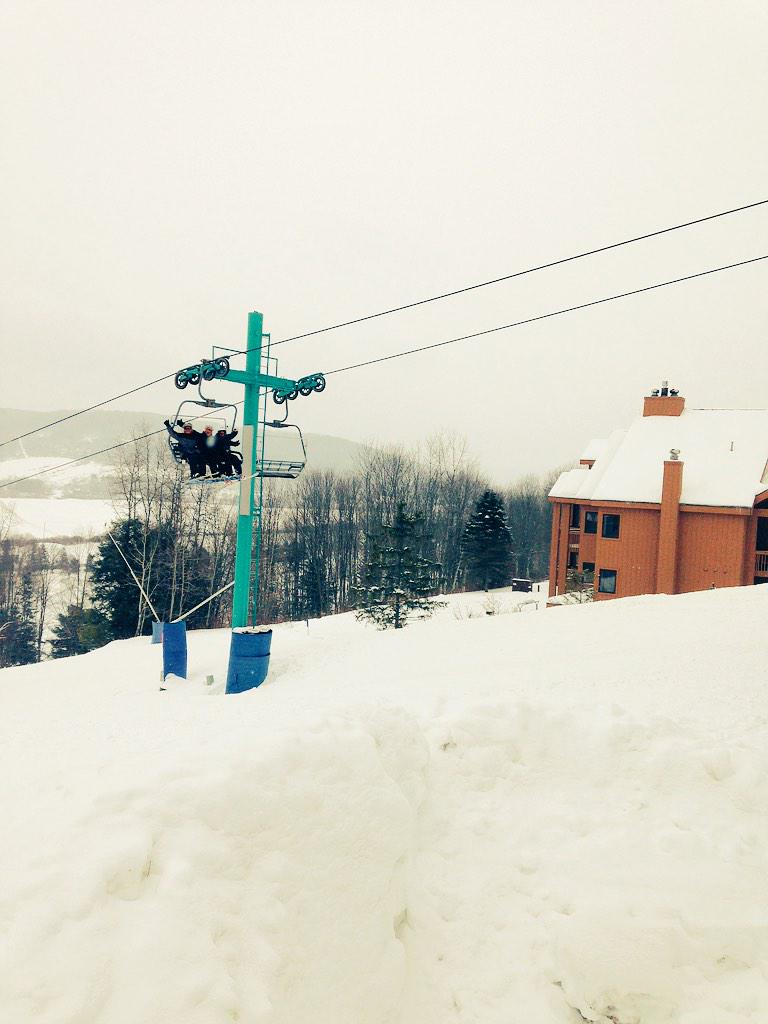 SnowPineVillage's tweet photo. These guys were pumped for some fresh snow today!! Conditions are amazing #holidayvalley #snowpivevillage http://t.co/Qcn8lnJXiU