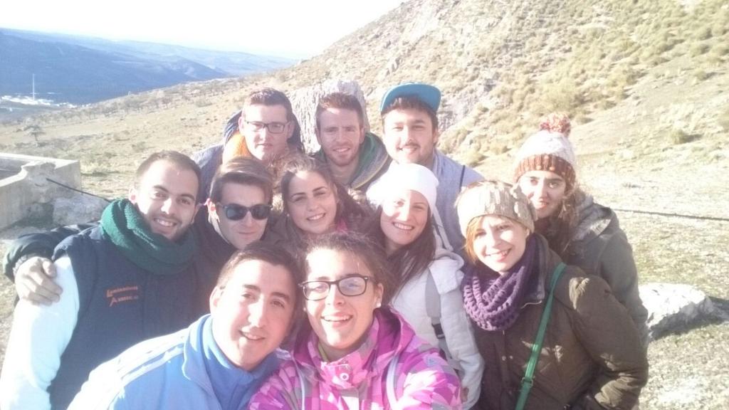 Noelia86Bedmar's tweet photo. Gran tarde con compañer@s de @JsaBedmar celebrando el Día de La Candelaria. http://t.co/mAq6cI4E96