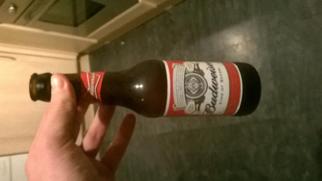 SamHockney1's tweet photo. The 1st beer of Superbowl Sunday 😃 #Superbowl http://t.co/m9OWH5jGkt