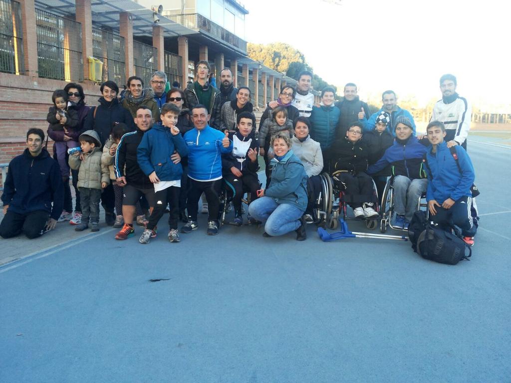 bea_pla's tweet photo. Disfrutando un domingo Avantero en la toma de tiempos. #somavant @AvantValencia http://t.co/Wkxe6i0zjc
