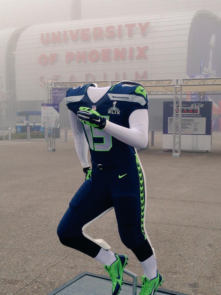 Which team will take the Lombardi Trophy home with them? #SB49 

RT for <a href="/Patriots/">New England Patriots</a> 
FAV for <a href="/Seahawks/">Seattle Seahawks</a>
