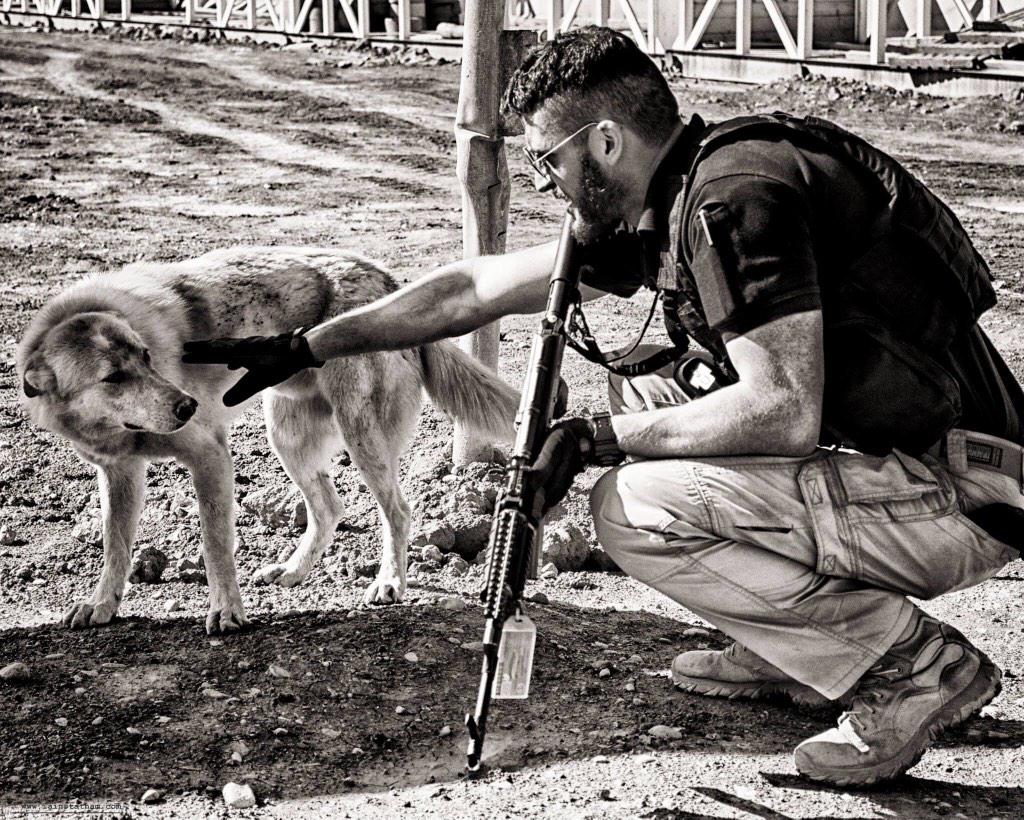 iain_statham's tweet photo. catching up with friends guarding #oil fields in #iraq near the #iran border - #travel #gazprom #zpec #habibi #dogs http://t.co/b7d6eEy96I