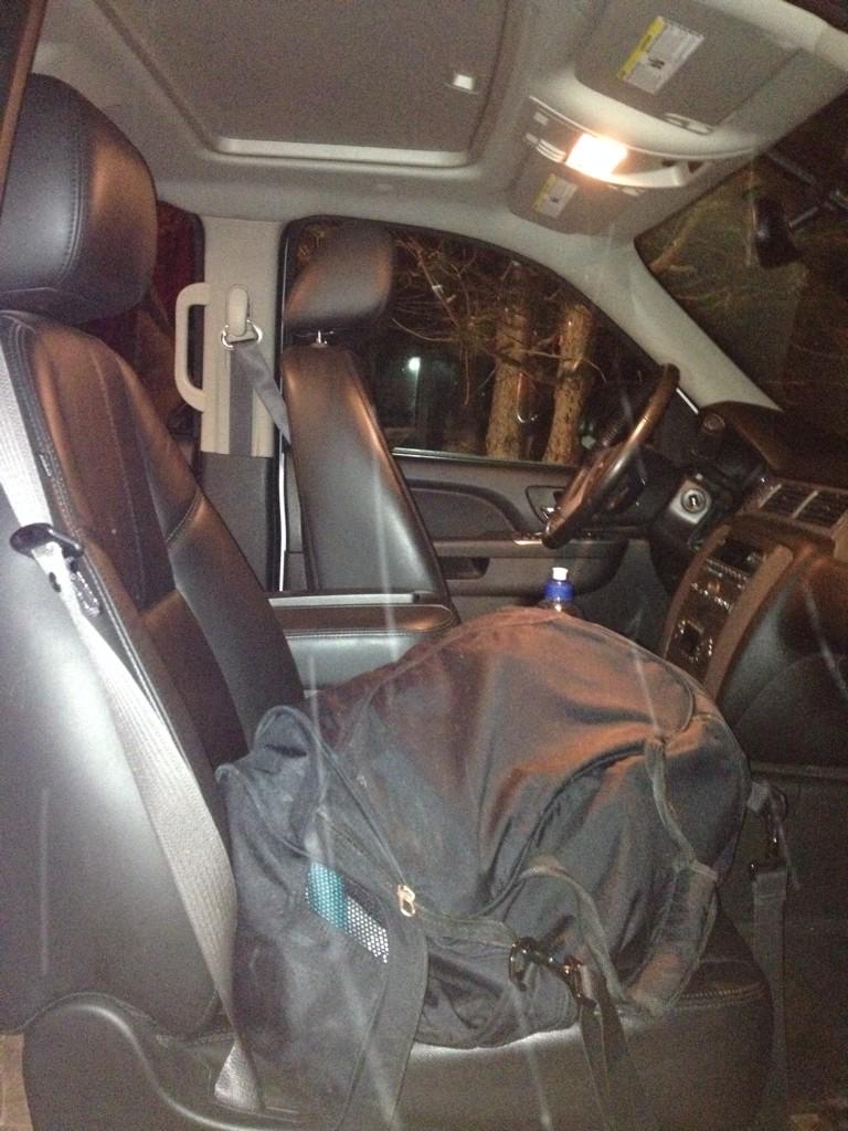 lizzuback's tweet photo. #MidgetDrivesTruck http://t.co/g4kRCK7i9J
