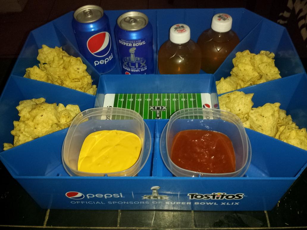 Mrs2Fast4You's tweet image. @Yovia my #SB49 snack setup in my FREE snack stadium courtesy of @pepsi @Tostitos #SuperDealBowl