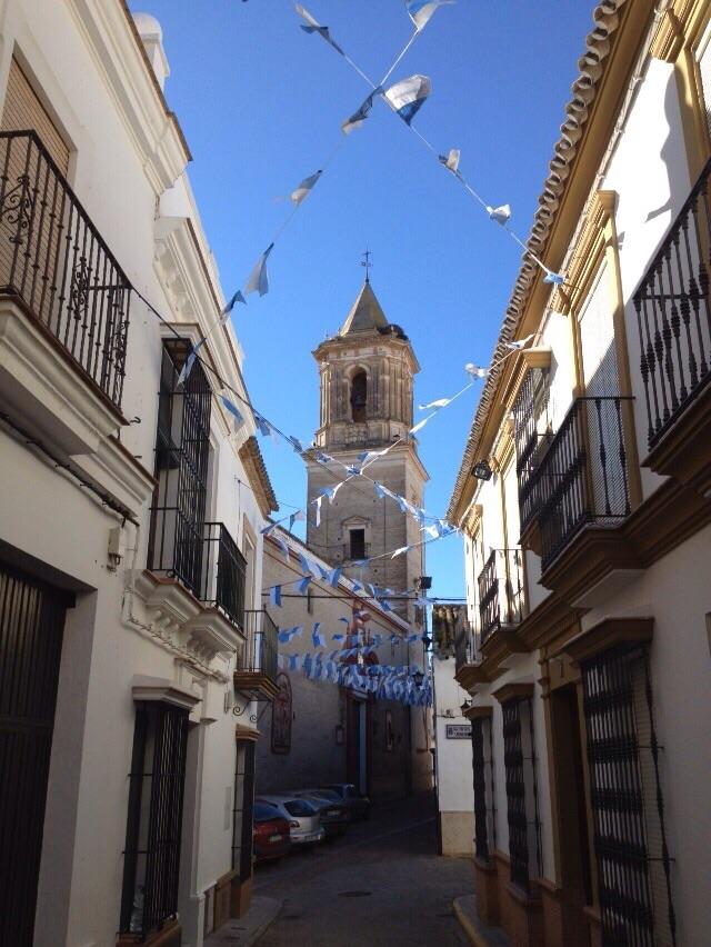 RubiPoley's tweet photo. Ya esta Cantillana celeste blanca y celeste para recibir a la q manda en cantillana http://t.co/vbVthPFfeN