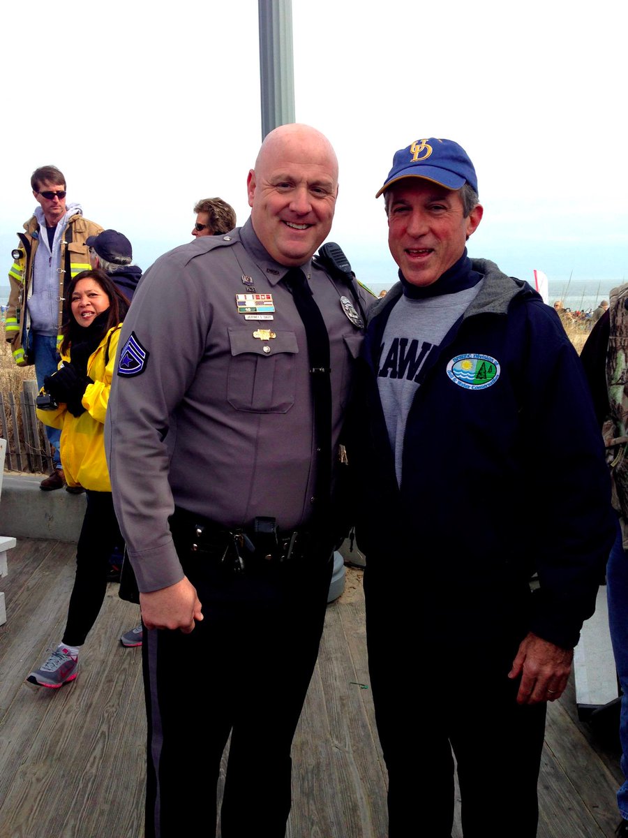 CarneyforWilm's tweet photo. Great turnout for today's @SODelaware Polar Bear Plunge. Thanks to all for supporting a great cause! #PlungeDE #netde http://t.co/U9B5AwP838