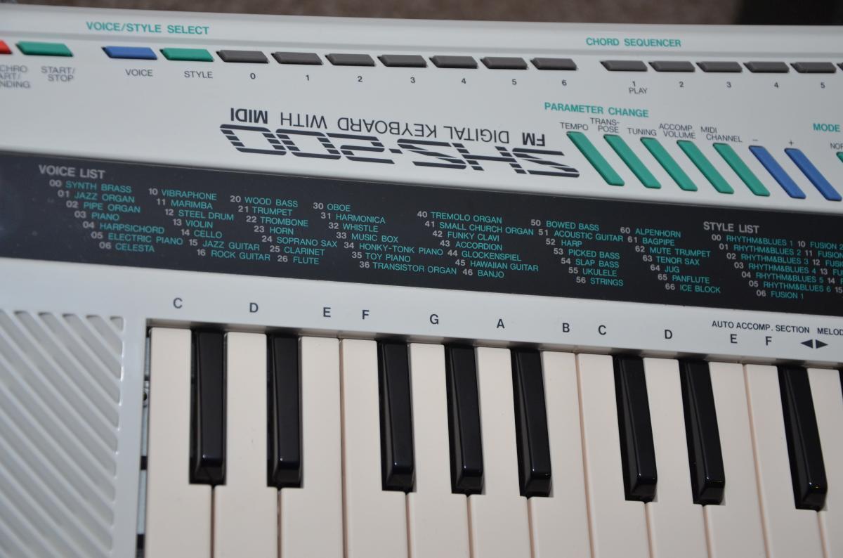 djkoelkast's tweet photo. Nieuwe aanwinst #retro #keytar #shs200 #yamaha Volg ook @retroforum http://t.co/IBCUAyMnYo http://t.co/FGvonyRBE0