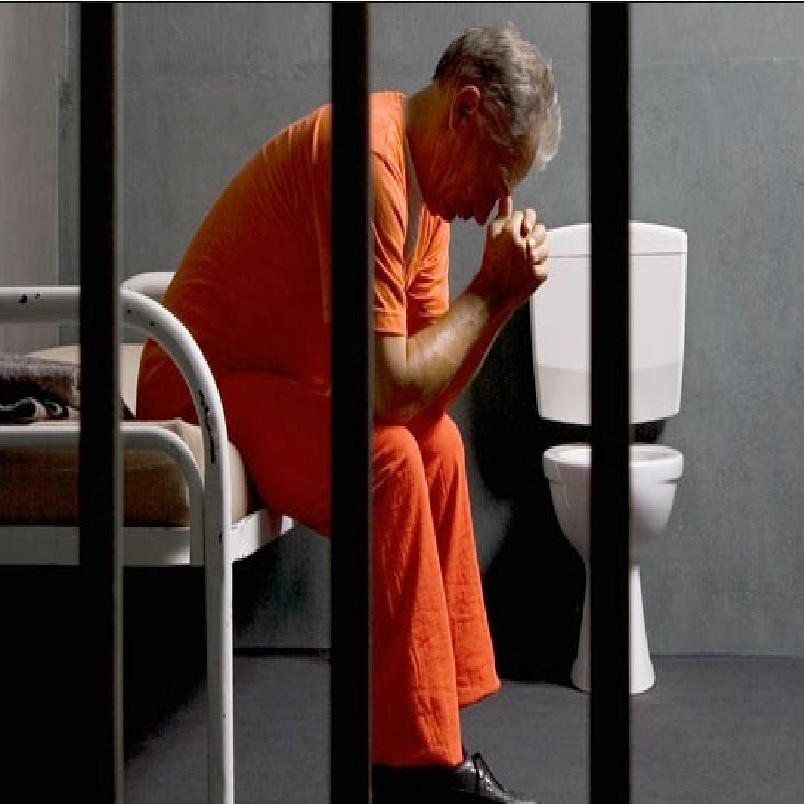 SEA &amp; NE = a great #SuperBowl. Drinking &amp;  driving = jail time. Drink responsibly. #LESM