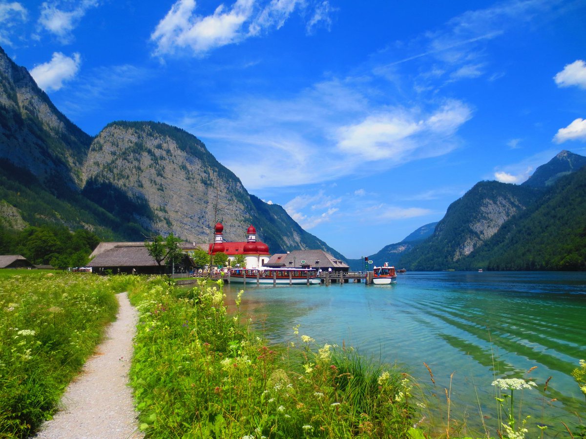 NomadaBlog's tweet photo. ¿Crees que Königssee merece ser llamado "el rincón más bonito de Alemania? http://t.co/ZOStNdh8th http://t.co/tarqE04hnX