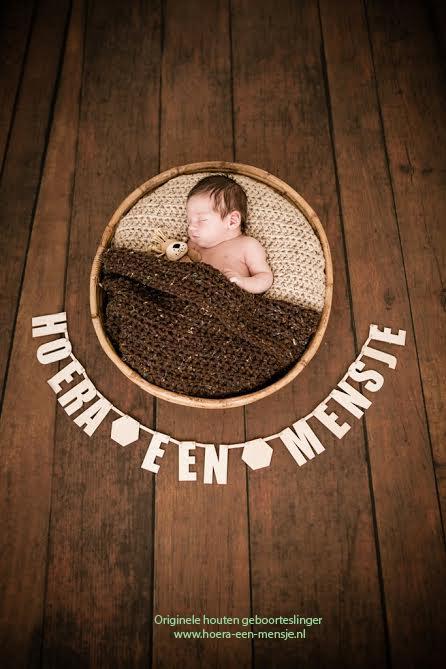 Leuk: nieuwe flyer = ansichtkaart. Standaard bij bestelling van een slinger! hoera-een-mensje.nl