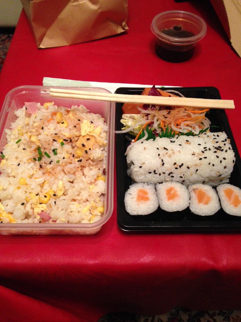 GuerreroLeti's tweet photo. Shushi 😍🍱🍣🍙 http://t.co/3C6AZ1ihrd