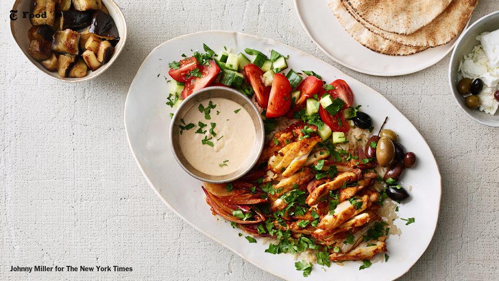 nytimes's tweet photo. Recipes to win the Super Bowl http://t.co/3yxxVy1lIn http://t.co/8XbZyuJEFD