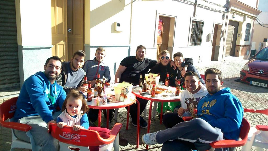 selucdlijjpb's tweet photo. Primera victoria 4-2 grande mi equipo. Primer golito.@MarcoAlgarin @davidpalomo6 @JaviiRoodriguez @RubenMorilloRBB http://t.co/PygsGIx9eE