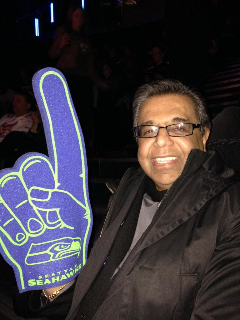 dizzybest88's tweet photo. Maj armed and ready #ioncamerauk #iONtheNFL #SuperBash http://t.co/FdE044Iwe7
