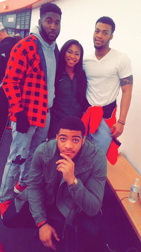 LizzyNO_McGuire's tweet photo. Thanks for the support this weekend, good seeing you guys❤️🔫 #techInvite http://t.co/tIqzjUlaIs
