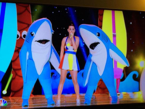 _billyistrash_'s tweet image. @dionyorkie I legit found my Halloween costume for this year! #HotDogVendor #Shars