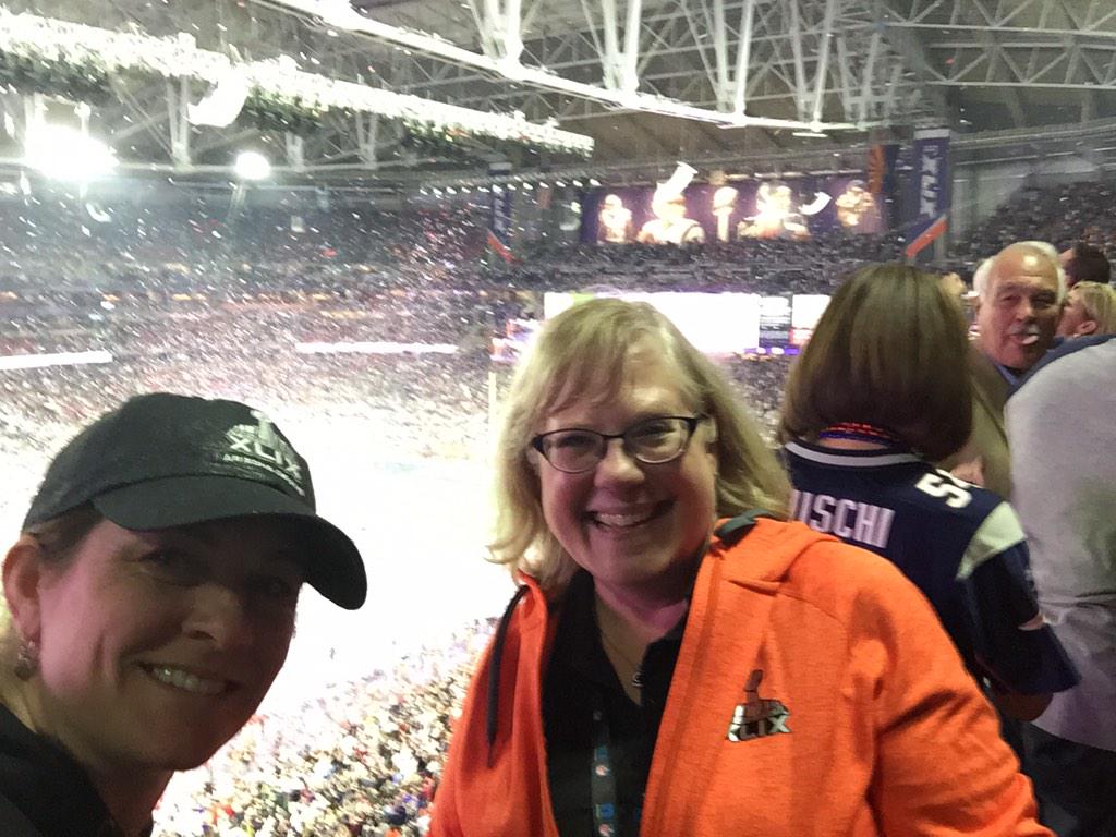 Emily_S_Miller's tweet photo. Great game, great night, great week #nowexhausted #NetAppNFL http://t.co/rJXwtYAOJJ