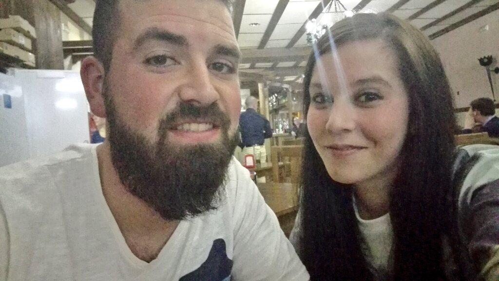 GinesiyaG's tweet photo. Hoy en #equipodecierrabares: despedimos el último finde de mis supermega-vacaciones!! 🍺👌#mybarbitas http://t.co/hpSc3C96eL