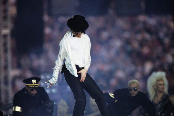 allmj's tweet photo. Michael Jackson #SuperBowl - The Best Ever!!!!! #SuperBowlSunday http://t.co/G9wutiBPaA