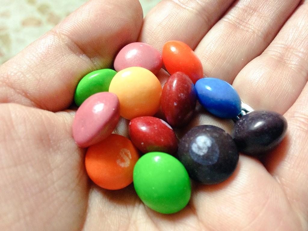 sarampatte's tweet image. Who wants to #settleit the usual way with me? @Skittles #brandbowl #SB49