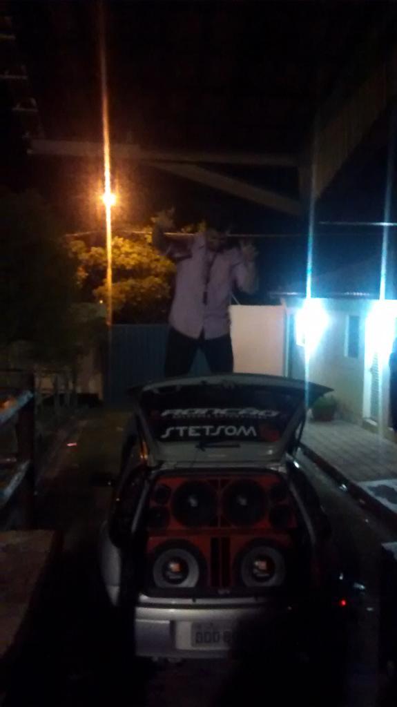 BrunoMelloni's tweet photo. A melhor festa de todas #inesquecivel é a gente quem faz hahaha @santhiago_BMX http://t.co/oFzhNq1thD