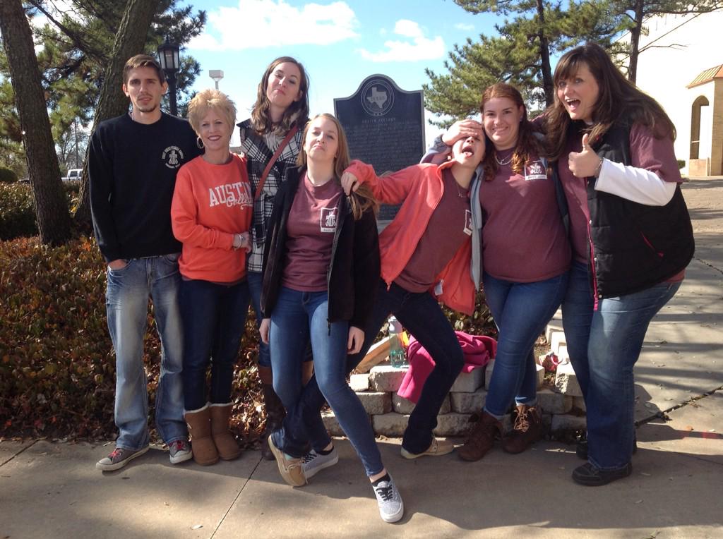NicciKennedy's tweet photo. The BIG Picture! #shyc15 #rpcy @emilyeverts22 http://t.co/gLLkgns3EM