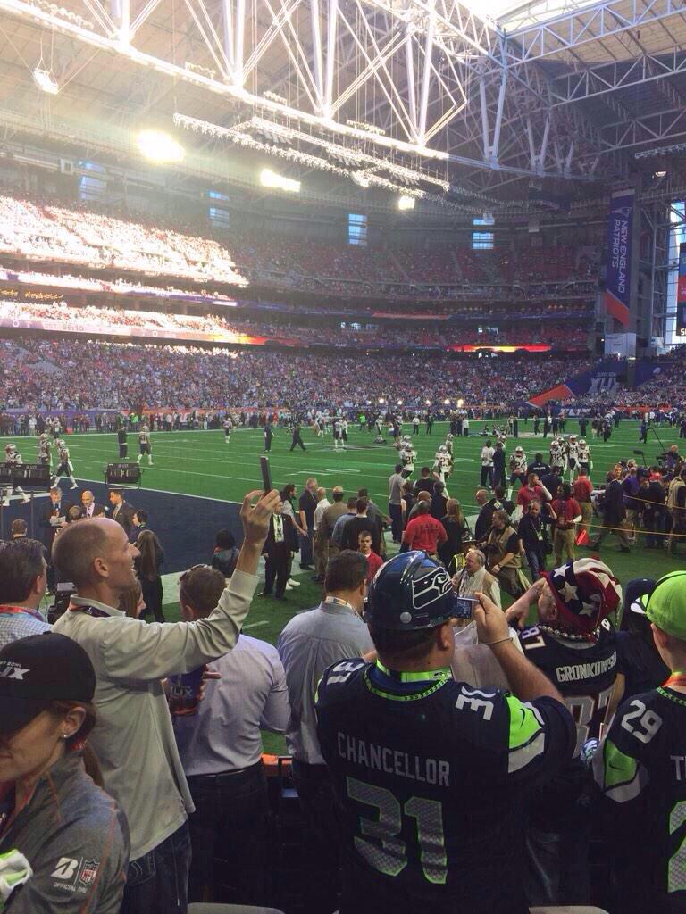 MeninistTweet's tweet image. 20k retweets and I'll run on to the field