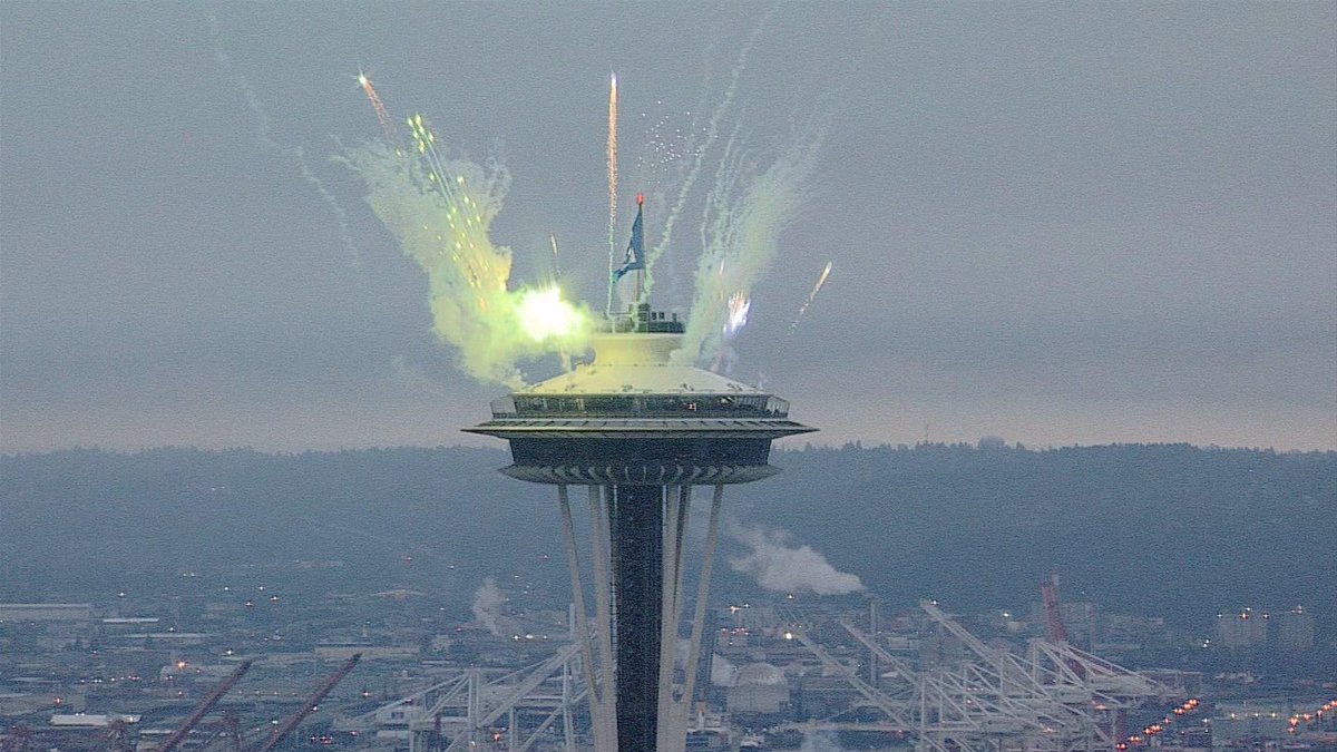 KING5Seattle's tweet photo. #Seahawks score and the @space_needle celebrates with fireworks!! #SB49 #NEvsSEA http://t.co/VGX4I8EGBl